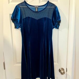 Hot Topic EUC Dark blue velvet Swiss dot skater dress size medium